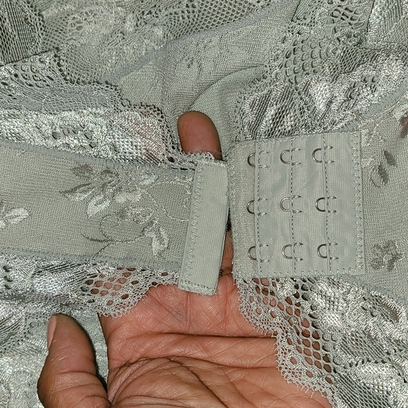 Beautiful Sage Lacy Body Shapewear - Picture 12 of 13